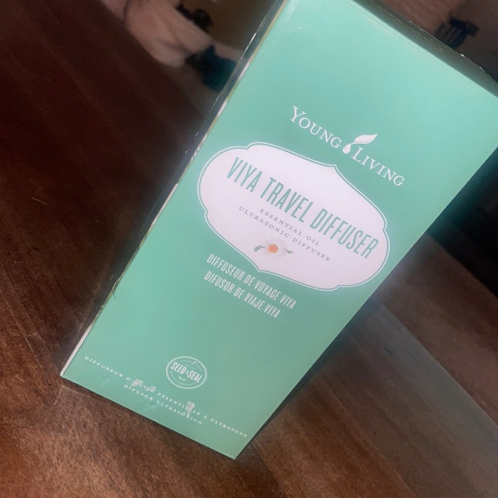 Portable Young Living The Viya™ Diffuser Gray Marble Design, 3 color lights, New